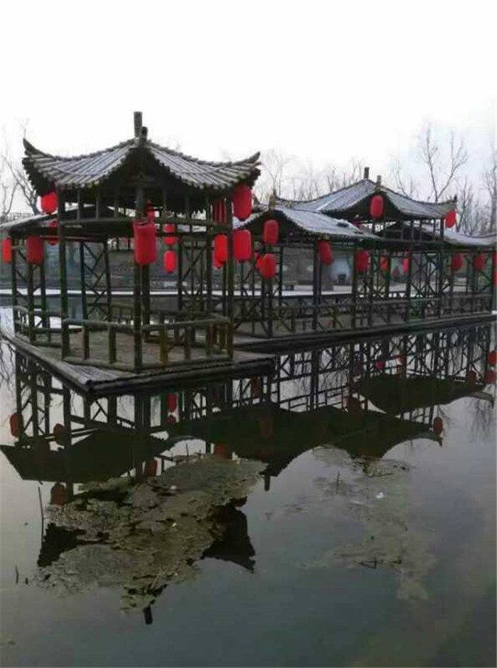 農(nóng)家樂水上竹船